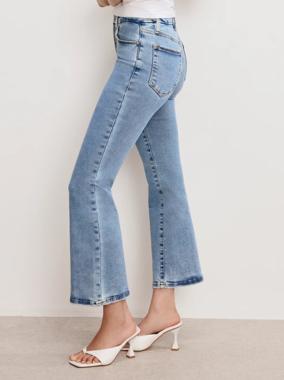 Good American Women's Good Legs Cropped Mini Boot Jeans blue670 - Picture 5 of 13